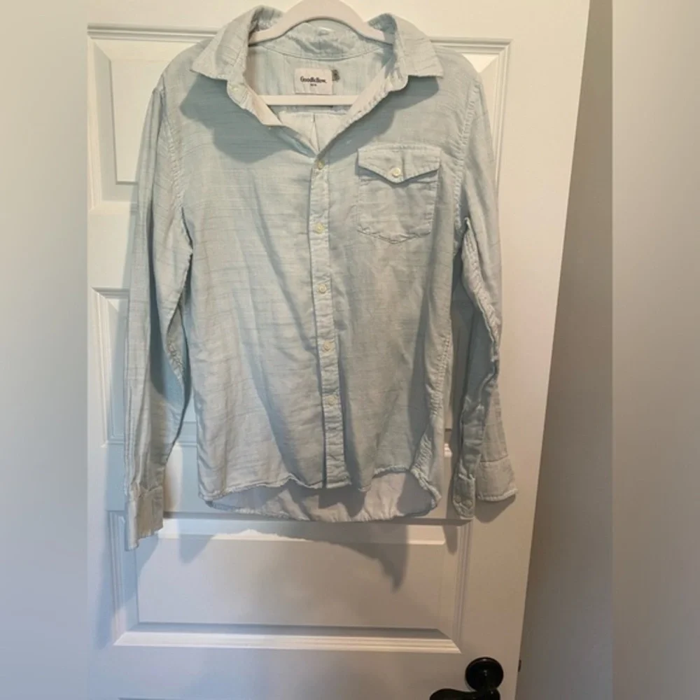 Men’s medium button down